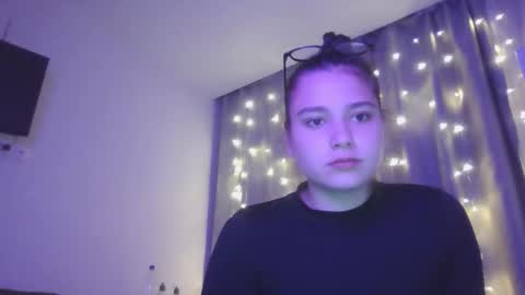 velveted_ivy online show from 10-29-25, 04:42