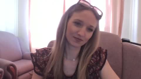 Snapshot of velvetintuition chatting on 05-15-26, 09:05 velvetintuition online show from 05-15-26, 09:05