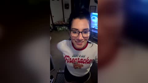 Snapshot of velvetkitten19 chatting on 02-09-26, 12:58 Kitty online show from 02-09-26, 12:58