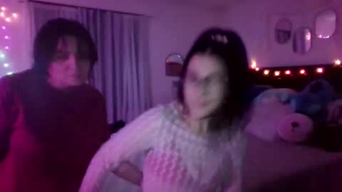 Snapshot of velvetkitten19 chatting on 02-13-26, 02:51 Kitty online show from 02-13-26, 02:51