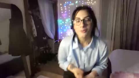 Snapshot of velvetkitten19 chatting on 02-20-26, 12:07 Kitty online show from 02-20-26, 12:07