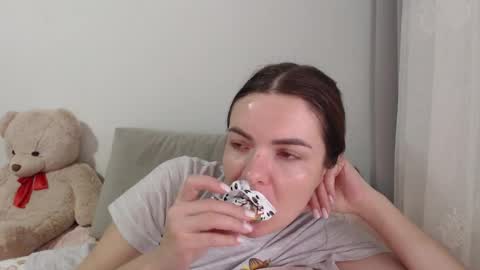 Snapshot of velvetmoon123 chatting on 12-14-25, 09:47 velvetmoon123 online show from 12-14-25, 09:47