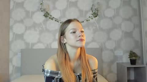 Snapshot of velvetrisque chatting on 11-20-25, 06:57 Kelly online show from 11-20-25, 06:57