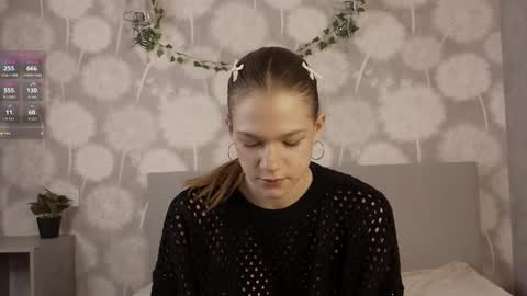 Snapshot of velvetrisque chatting on 11-30-25, 07:01 Kelly online show from 11-30-25, 07:01