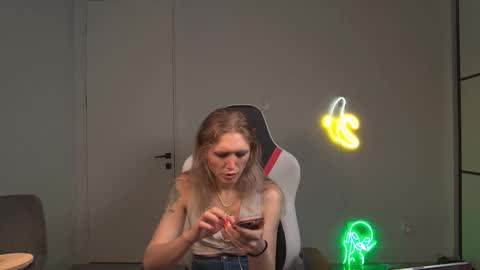 VelvetTGirl online show from 03-25-26, 06:52