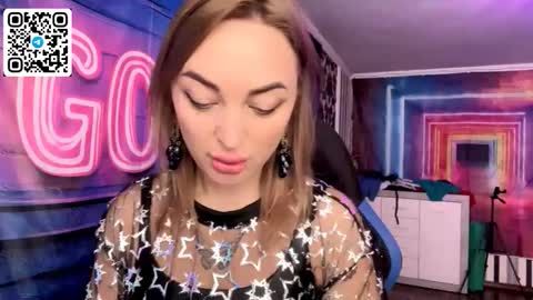 Snapshot of velvettouch4444 chatting on 03-01-26, 11:45 MERYEM online show from 03-01-26, 11:45