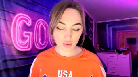 Snapshot of velvettouch4444 chatting on 03-09-26, 05:39 MERYEM online show from 03-09-26, 05:39