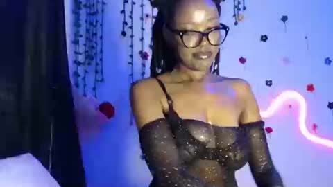 COCO XOXO online show from 10-07-25, 05:15