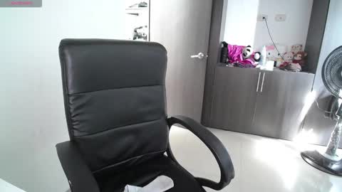 Venelope 3 online show from 02-17-26, 07:53