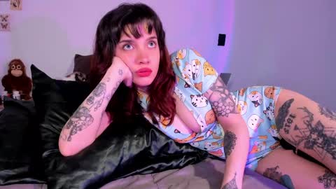 Lanna   online show from 05-10-26, 03:17