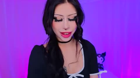 Vivian online show from 11-26-25, 03:40