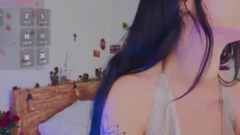 Vivian online show from 04-28-26, 04:17