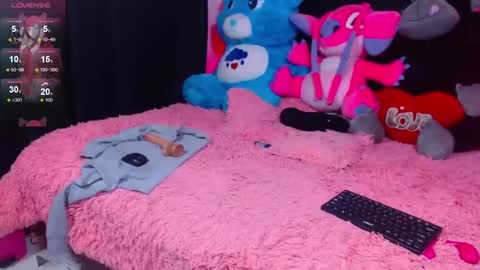 Snapshot of venus_26_ chatting on 02-12-25, 11:51 eva online show from 02-12-25, 11:51