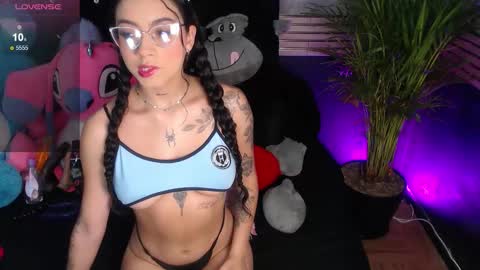 Snapshot of venus_26_ chatting on 10-22-25, 11:37 eva online show from 10-22-25, 11:37