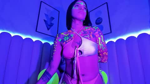 Snapshot of venus__miller chatting on 09-15-25, 12:27 venus__miller online show from 09-15-25, 12:27