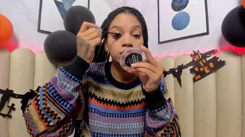 Snapshot of venus__miller chatting on 10-30-25, 12:17 venus__miller online show from 10-30-25, 12:17