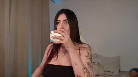 venus_art11 online show from 11-18-25, 01:44