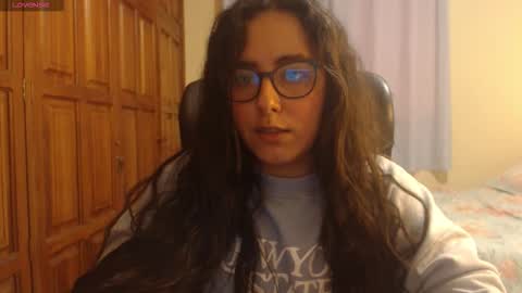 Snapshot of venus_cat_ chatting on 12-18-25, 11:00 Venus online show from 12-18-25, 11:00