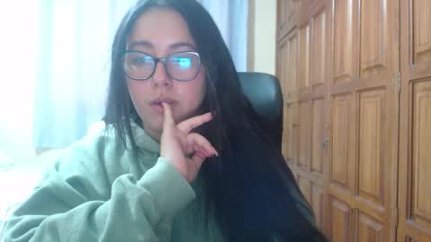 Snapshot of venus_cat_ chatting on 01-13-26, 11:10 Venus online show from 01-13-26, 11:10