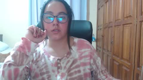 Snapshot of venus_cat_ chatting on 01-19-26, 02:48 Venus online show from 01-19-26, 02:48