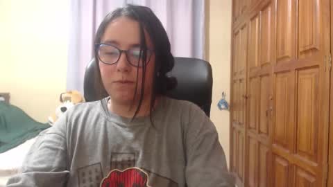 Snapshot of venus_cat_ chatting on 02-06-26, 12:26 Venus online show from 02-06-26, 12:26