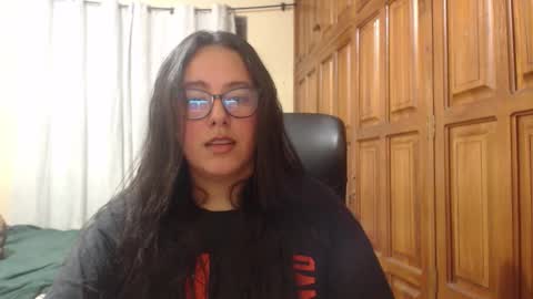 Snapshot of venus_cat_ chatting on 02-21-26, 03:29 Venus online show from 02-21-26, 03:29