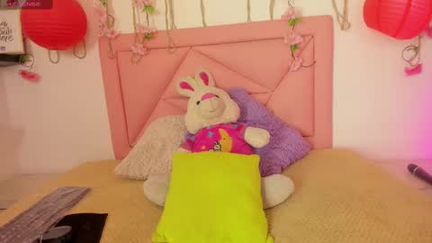 Snapshot of venus_latin_01 chatting on 10-01-25, 01:00 Mary online show from 10-01-25, 01:00