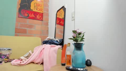 Luisa online show from 12-17-24, 06:09