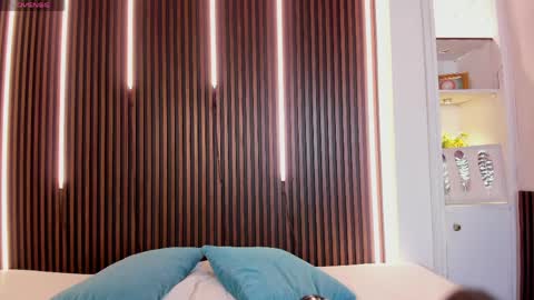 Venus Cooper Everyday From 1400 to 2200 Col Time online show from 04-14-26, 06:47