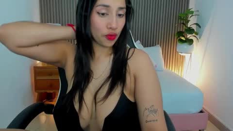 Nice to greet you my name is Vanessa  online show from 01-03-25, 12:41