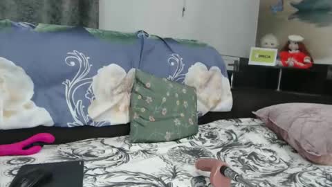 Veronika online show from 10-06-25, 01:03