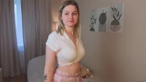 Veronica online show from 10-07-25, 10:34