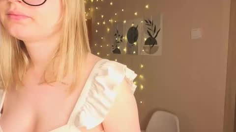 Veronica online show from 11-10-25, 06:12