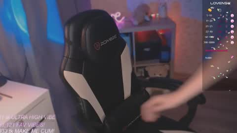 Snapshot of veronaaura chatting on 09-10-25, 09:26 Tiffany online show from 09-10-25, 09:26