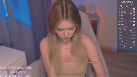 Snapshot of veronaaura chatting on 09-15-25, 04:23 Tiffany online show from 09-15-25, 04:23