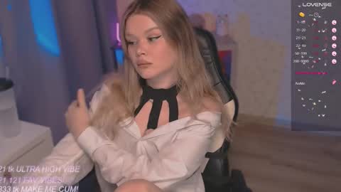 Snapshot of veronaaura chatting on 10-15-25, 10:54 Tiffany online show from 10-15-25, 10:54