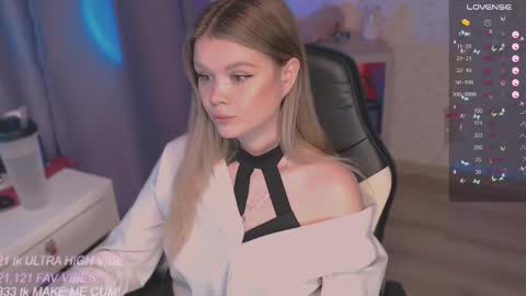 Snapshot of veronaaura chatting on 10-20-25, 04:57 Tiffany online show from 10-20-25, 04:57