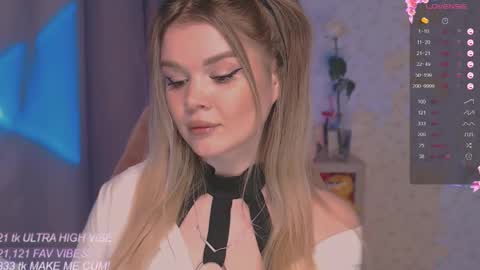 Snapshot of veronaaura chatting on 11-22-25, 03:05 Tiffany online show from 11-22-25, 03:05