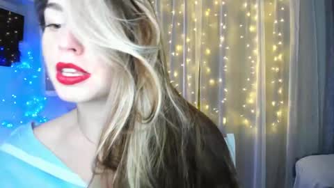 Snapshot of veronarolls chatting on 12-30-24, 11:28 Lolitalolz online show from 12-30-24, 11:28