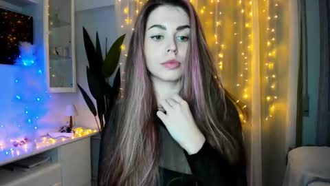 Snapshot of veronarolls chatting on 12-31-24, 07:07 Lolitalolz online show from 12-31-24, 07:07