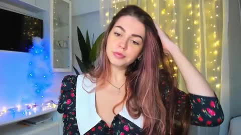 Snapshot of veronarolls chatting on 01-01-25, 04:29 Lolitalolz online show from 01-01-25, 04:29