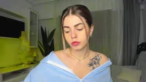 Snapshot of veronarolls chatting on 01-08-25, 04:33 Lolitalolz online show from 01-08-25, 04:33