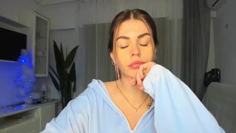 Snapshot of veronarolls chatting on 01-08-25, 07:34 Lolitalolz online show from 01-08-25, 07:34