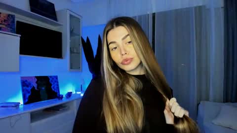 Snapshot of veronarolls chatting on 01-16-25, 10:02 Lolitalolz online show from 01-16-25, 10:02