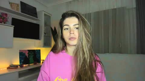 Snapshot of veronarolls chatting on 01-26-25, 02:03 Lolitalolz online show from 01-26-25, 02:03