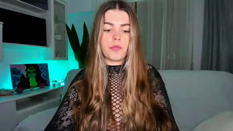 Snapshot of veronarolls chatting on 03-01-25, 08:10 Lolitalolz online show from 03-01-25, 08:10