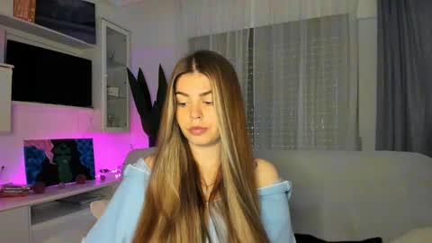 Snapshot of veronarolls chatting on 03-02-25, 04:10 Lolitalolz online show from 03-02-25, 04:10