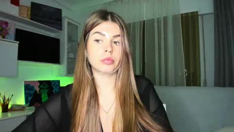 Snapshot of veronarolls chatting on 03-06-25, 09:31 Lolitalolz online show from 03-06-25, 09:31