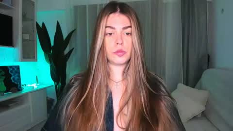 Snapshot of veronarolls chatting on 03-10-25, 03:52 Lolitalolz online show from 03-10-25, 03:52