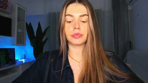 Snapshot of veronarolls chatting on 03-10-25, 09:51 Lolitalolz online show from 03-10-25, 09:51